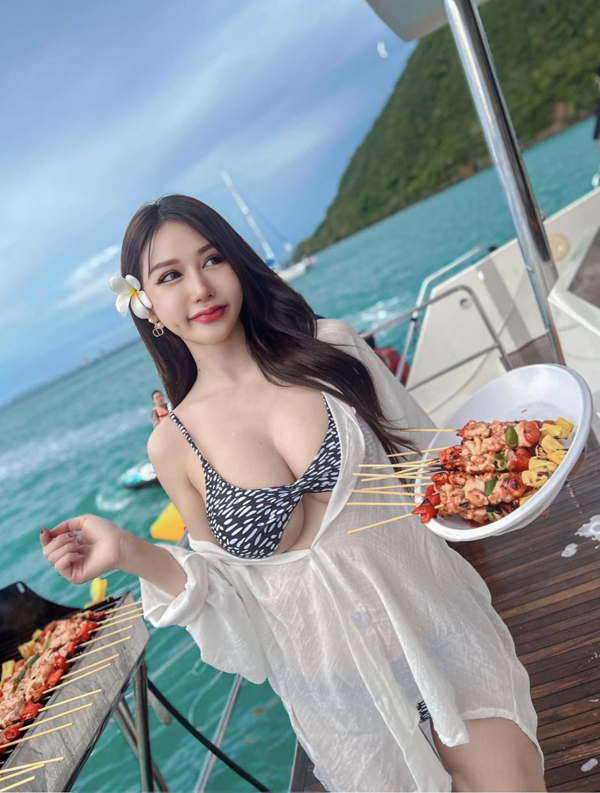 ณัฐธิชา สมสุข สวย